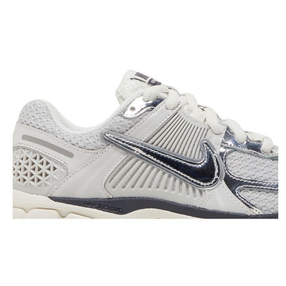 Nike Air Zoom Vomero 5 - Picture 2 of 16